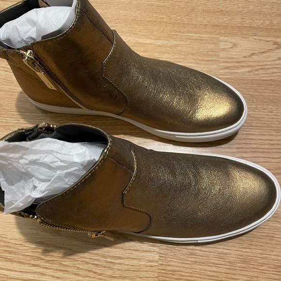 Kenneth Cole New York Women's Kiera High Top Gold - Picture 2 of 4